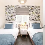 Bluebell Hill * Windermere